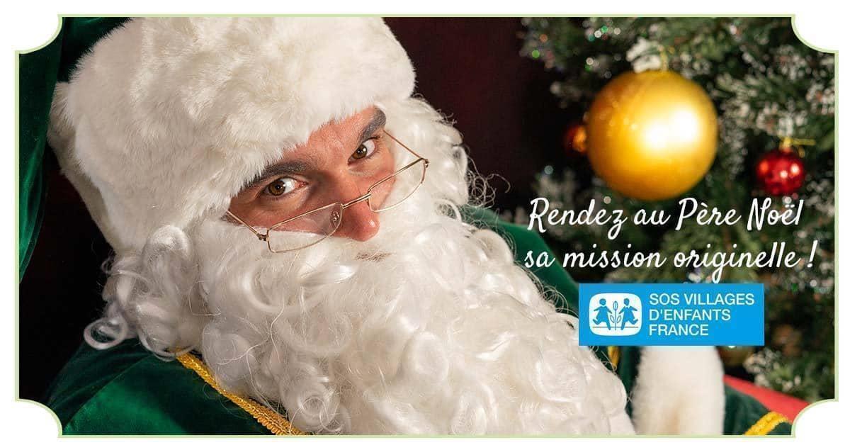 Le Père Noël avec son costume Vert